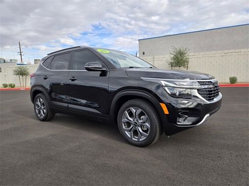 Used 2024 Kia Seltos S image 2