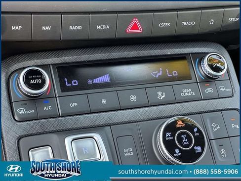 Certified 2024 Hyundai Palisade Limited AWD/4WD image 35