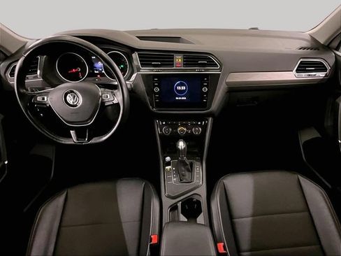 Used 2018 Volkswagen Tiguan SEL FWD image 14