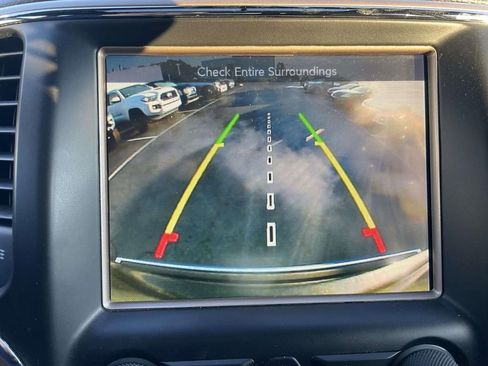 Used 2017 Jeep Grand Cherokee Limited w/ Luxury Group II image 39