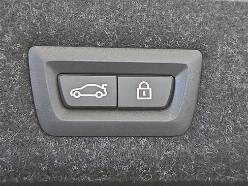 Used 2023 BMW 530e w/ Premium Package image 29