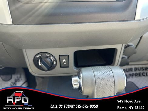 Used 2013 Nissan Frontier SV image 19