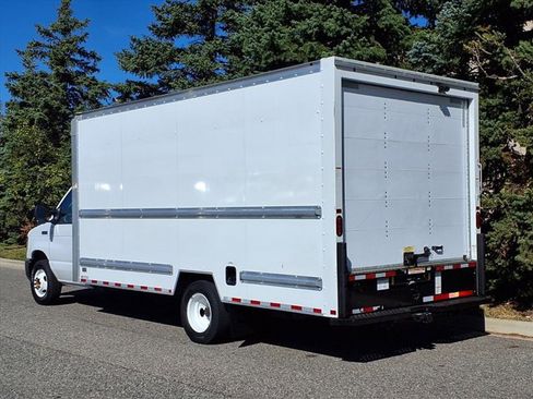 Certified 2022 Ford E-350 and Econoline 350 Super Duty image 2