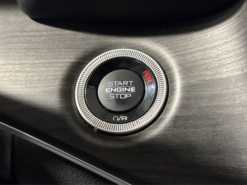 Used 2023 Jeep Grand Cherokee Limited image 34