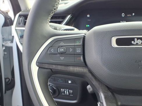 Used 2023 Jeep Grand Cherokee 4WD 4xe w/ Luxury Tech Group II image 15