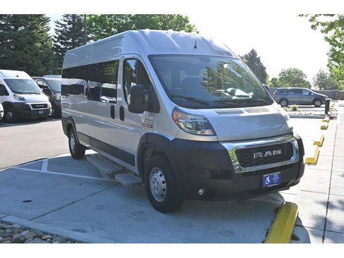 Used 2019 RAM ProMaster 2500 w/ Premium Appearance Group FWD image 3