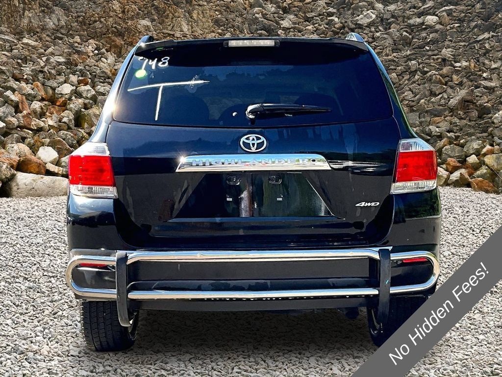 Used 2011 Toyota Highlander Limited w/ Tow Pkg AWD/4WD image 4