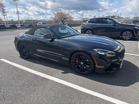 Certified 2022 BMW Z4 M40i w/ Premium Package image 8