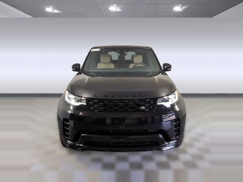Certified 2025 Land Rover Discovery Dynamic SE image 5