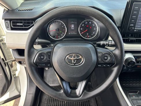 Used 2022 Toyota RAV4 XLE w/ Convenience Package FWD image 29