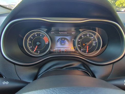 Used 2019 Jeep Cherokee Trailhawk image 21