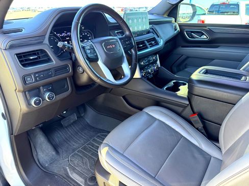 Used 2021 GMC Yukon SLT w/ SLT Premium Package image 12
