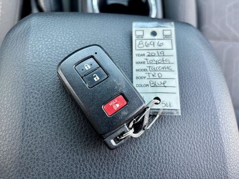 Used 2019 Toyota Tacoma TRD Off-Road AWD/4WD image 26