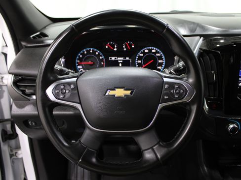 Used 2023 Chevrolet Traverse LT FWD image 9