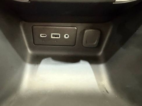 Used 2024 GMC Terrain SLE image 35