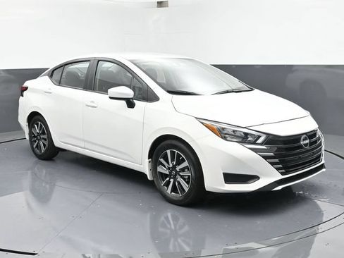 New 2025 Nissan Versa SV w/ Trunk Package FWD image 2