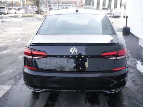 Used 2020 Volkswagen Passat 2.0T R-Line image 11