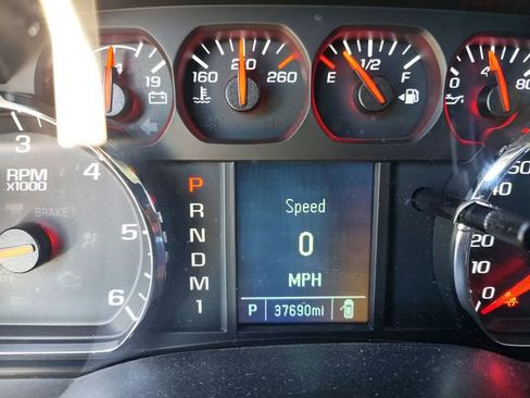 Used 2016 Chevrolet Silverado 2500 W/T w/ WT Convenience Package AWD/4WD image 9