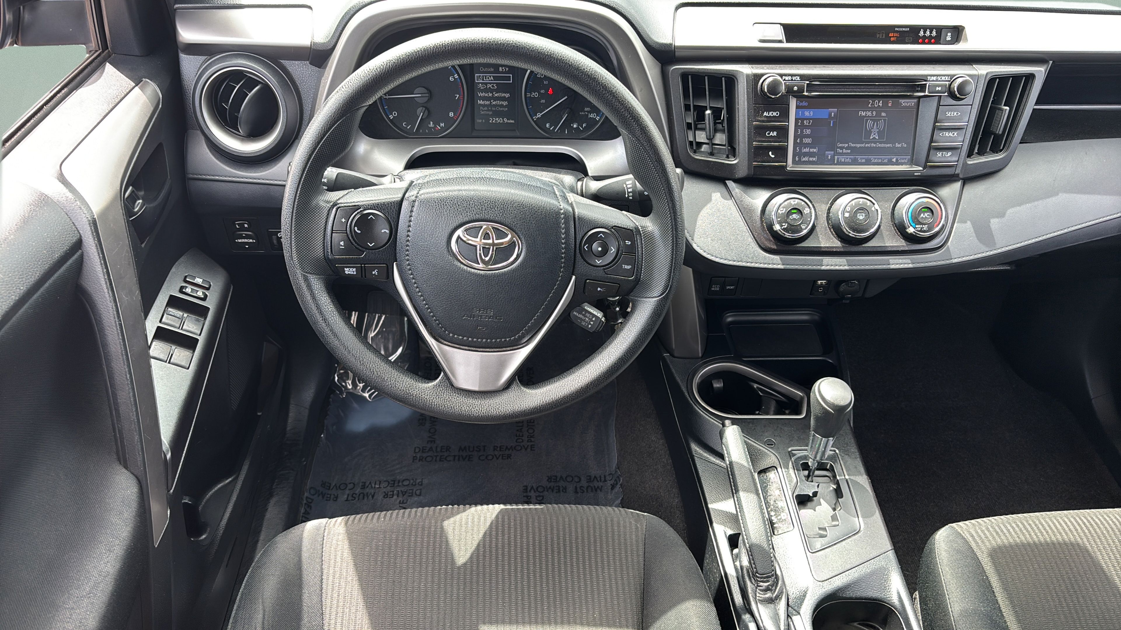 Used 2017 Toyota RAV4 LE FWD image 11