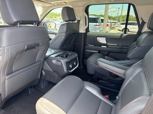 Used 2025 Ford Expedition Active AWD/4WD image 16
