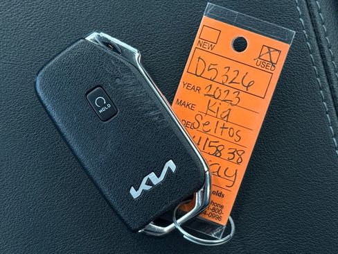 Used 2023 Kia Seltos EX image 41