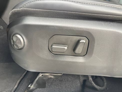 Used 2024 Jeep Wrangler High Altitude AWD/4WD image 51