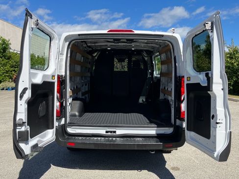 Certified 2023 Ford Transit 250 Low Roof w/ Exterior Upgrade Package image 33