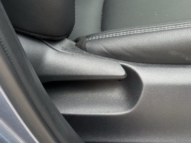 Used 2025 Toyota Corolla Cross XLE FWD image 30