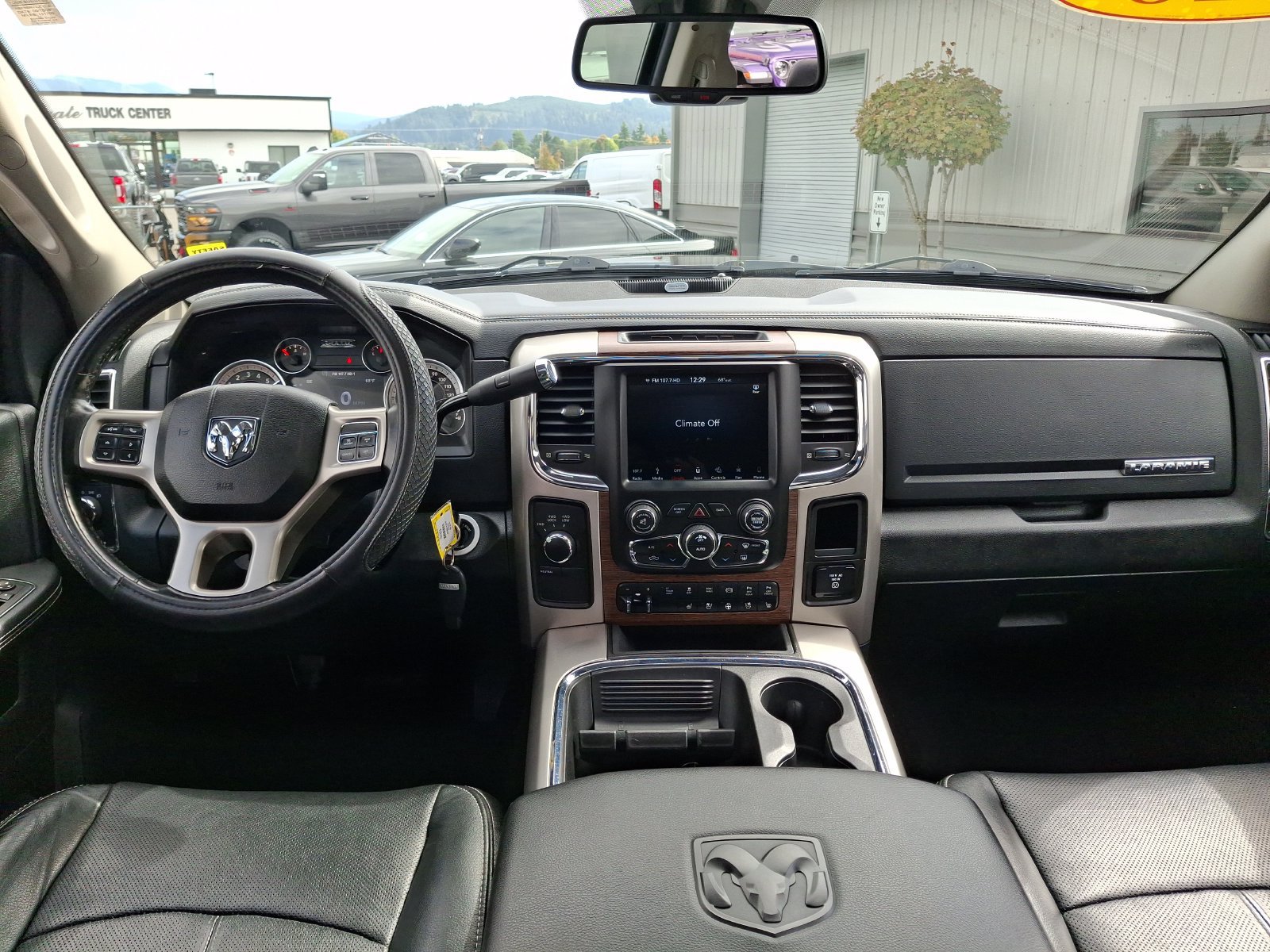 Used 2018 RAM 2500 Laramie w/ Convenience Group AWD/4WD image 11