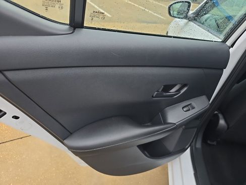 Used 2024 Nissan Sentra S image 11