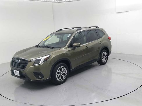 Certified 2023 Subaru Forester Premium image 4
