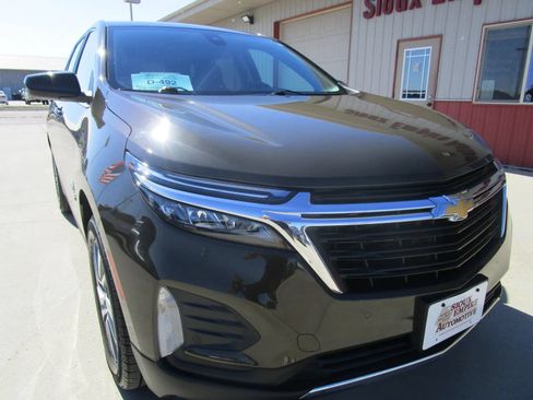 Used 2023 Chevrolet Equinox LT AWD/4WD image 3
