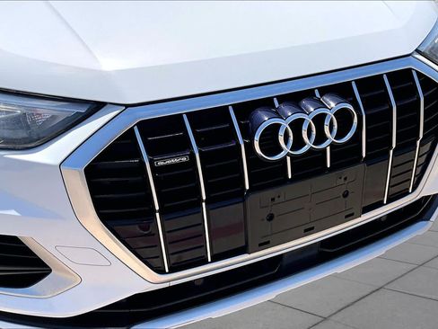 Used 2020 Audi Q3 2.0T Premium w/ Convenience Package AWD/4WD image 30