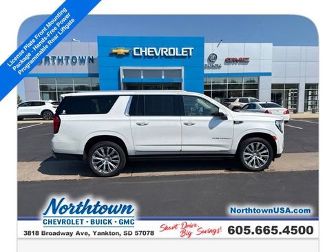 Used 2021 GMC Yukon XL Denali w/ Denali Premium Package AWD/4WD image 7