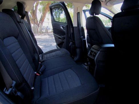 Used 2021 Ford Edge SE image 35