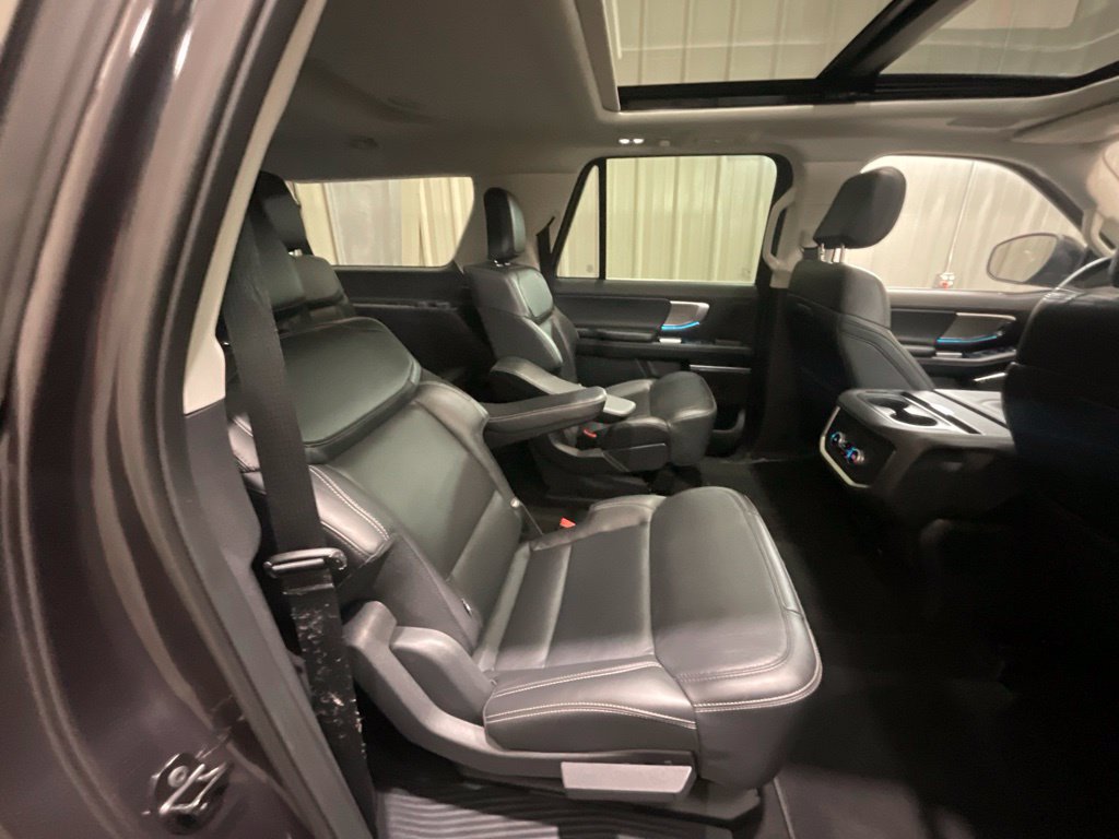 Used 2025 Ford Expedition Max Platinum w/ Driver's Package AWD/4WD image 17
