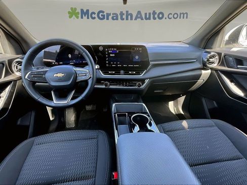 Used 2025 Chevrolet Equinox LT AWD/4WD image 8