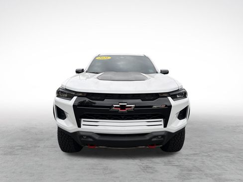 Used 2026 Chevrolet Colorado ZR2 w/ Technology Package AWD/4WD image 3