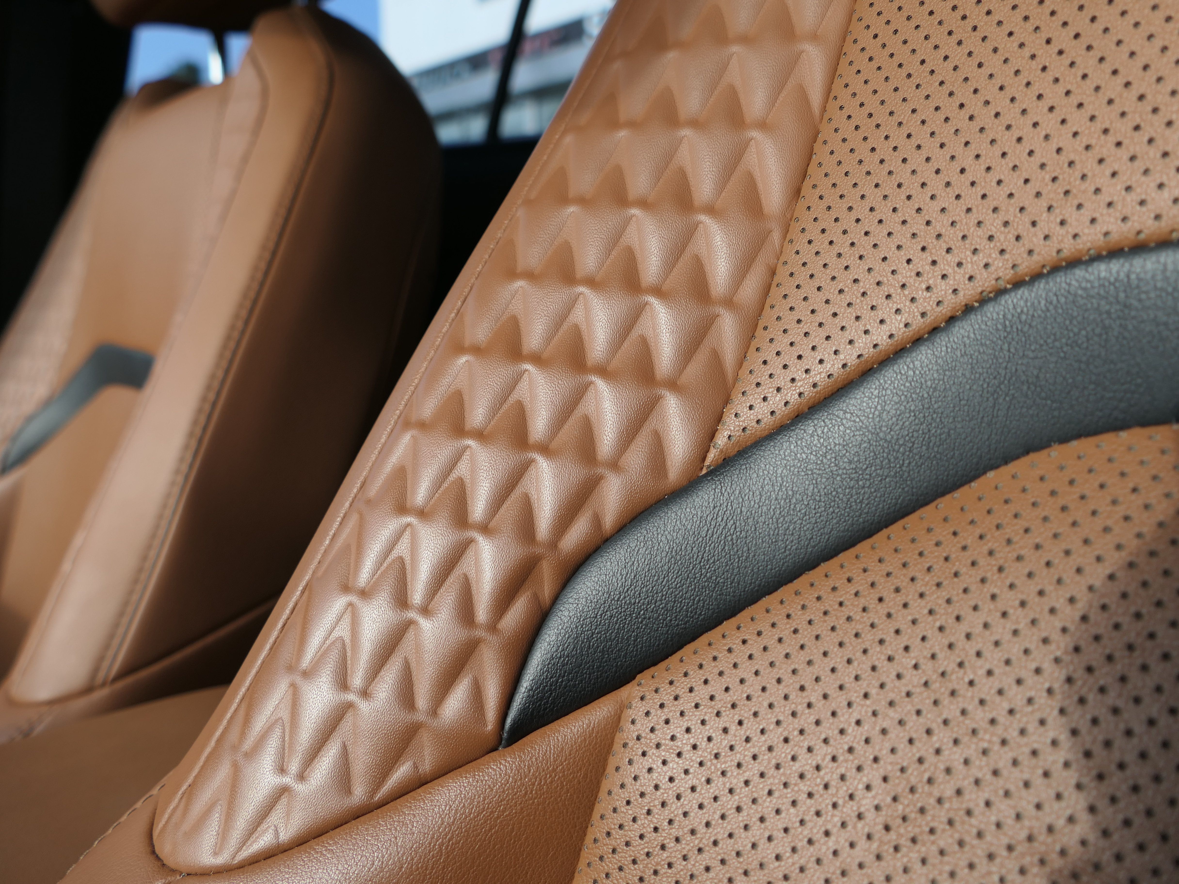 Used 2019 Lexus UX 250h w/ Premium Package AWD/4WD image 14