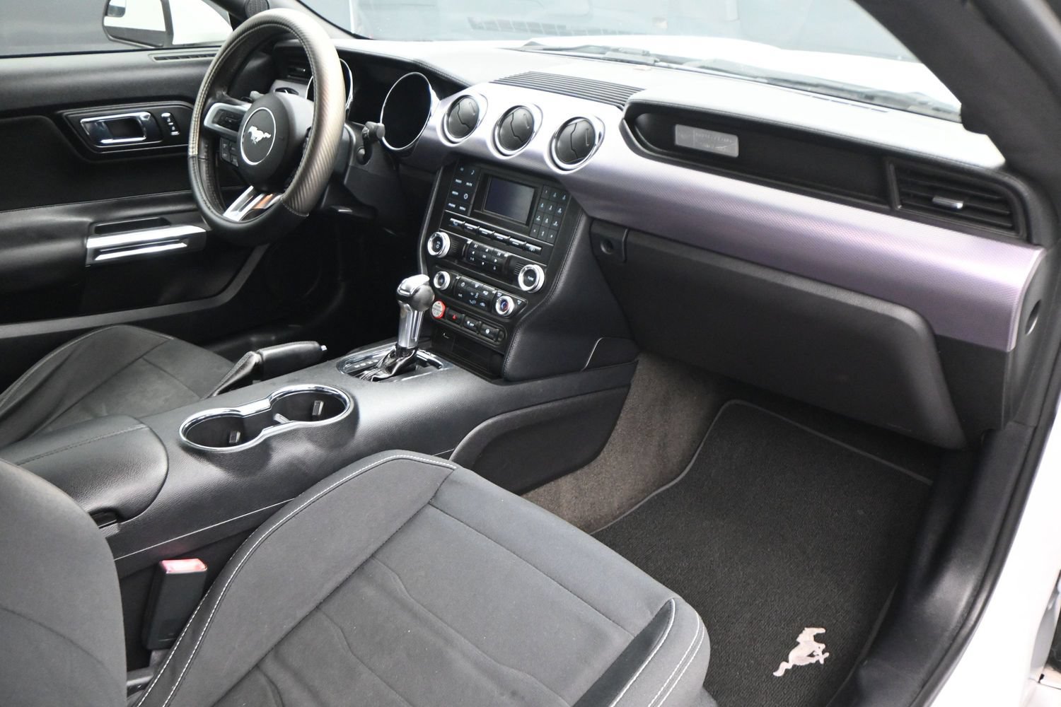 Used 2017 Ford Mustang GT w/ Interior & Wheel Package RWD image 11