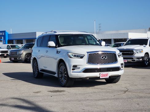 Used 2019 INFINITI QX80 Luxe w/ 22" Wheel Package RWD image 3