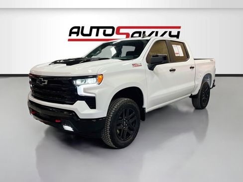 Used 2026 Chevrolet Silverado 1500 LT Trail Boss w/ Convenience Package II image 3