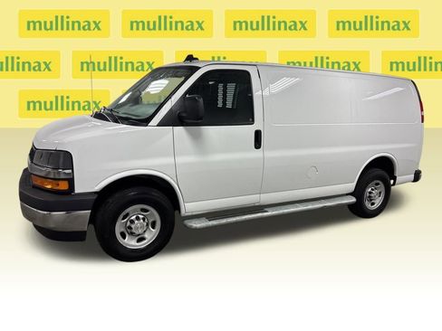 Used 2024 Chevrolet Express 2500 Work Van w/ Driver Convenience Package image 8