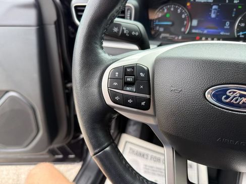 Used 2023 Ford Explorer XLT w/ Equipment Group 202A AWD/4WD image 39