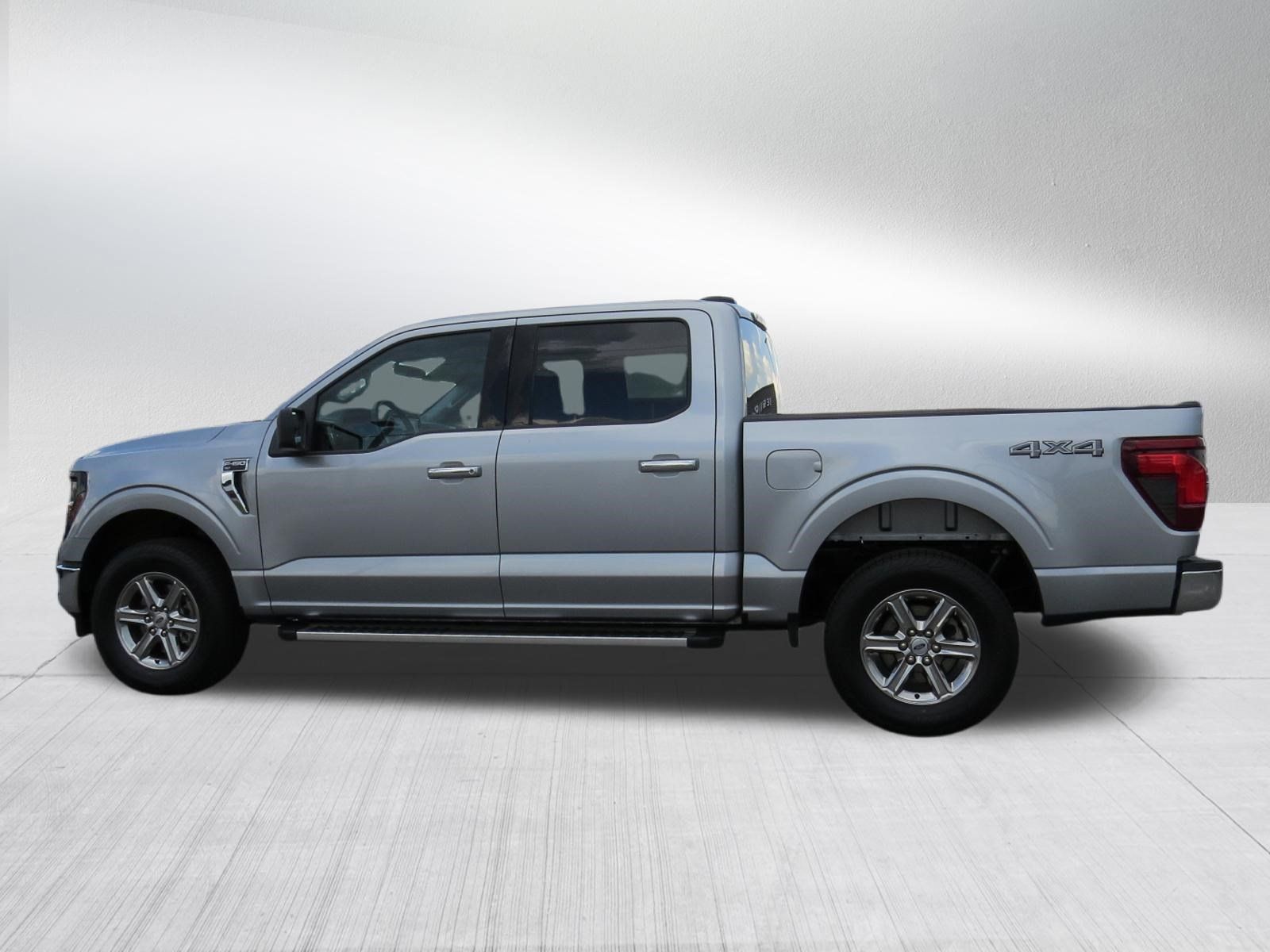 Used 2025 Ford F150 XLT w/ Equipment Group 301A Standard AWD/4WD image 7