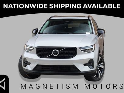 Used 2025 Volvo XC40 B5 Plus