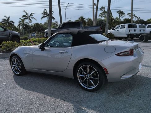 Used 2023 MAZDA MX-5 Miata Grand Touring RWD image 7