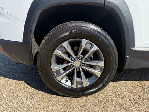 Used 2025 Chevrolet Equinox LT FWD image 6