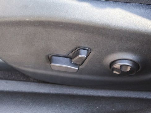 Used 2018 Jeep Cherokee Latitude Plus w/ Cold Weather Group image 21