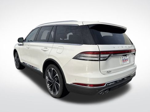 Used 2023 Lincoln Aviator Reserve w/ Equipment Group 201A image 14